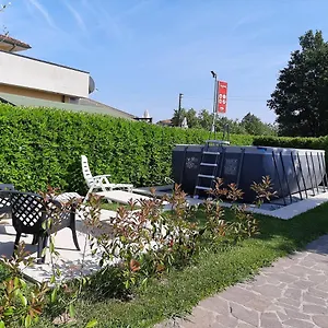 Kevin House , Marlia Italien