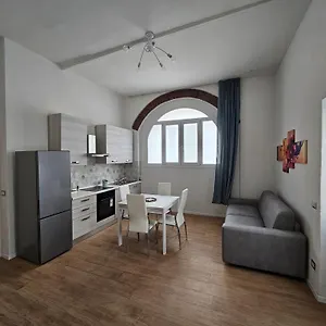 https://milano-naviglio-pavese.italymilanhotels.net